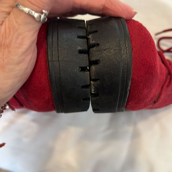 Rouge size 6 red velvet side zip lace front lug sole comfy ankle boots EUC - Picture 11 of 16